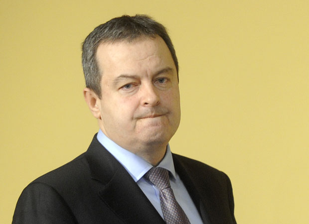 Шпијунка: Дачићу шубара на дар